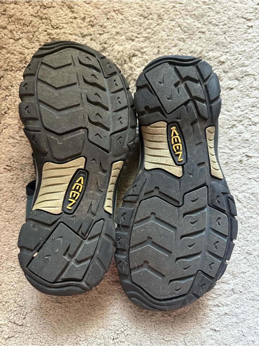 KEEN Men’s Size 8 (Approx. Women’s 10) Closed-Toe Hiking Water Sandals